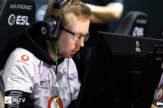 TES成功晋级英雄联盟S15总决赛八强 BLG止步瑞士轮